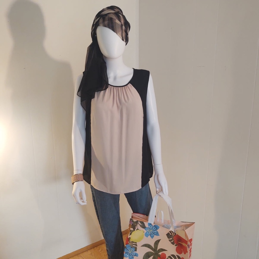 Jones NY Sleeveless Draped Loose Fit Black & Beige Top